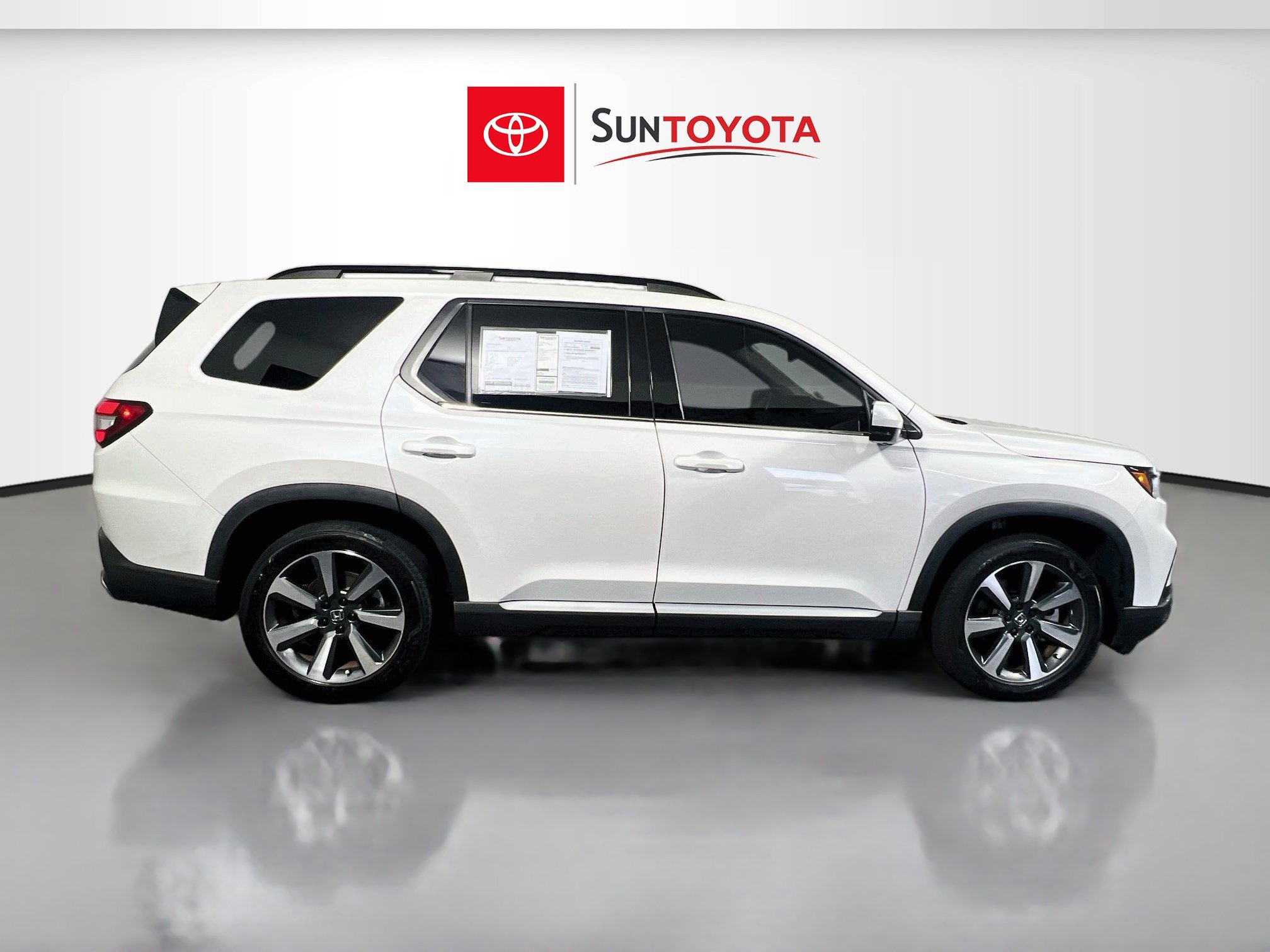 Used 2024 Honda Pilot Elite image 2