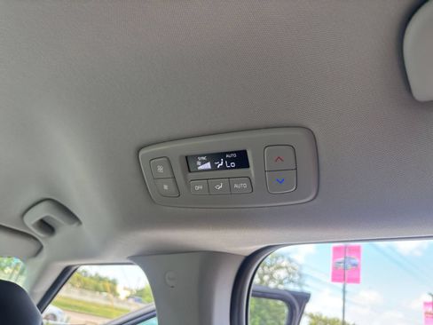 Used 2026 Kia Carnival FWD image 24