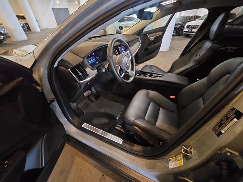 Certified 2025 Volvo V90 B6 Cross Country Plus image 18