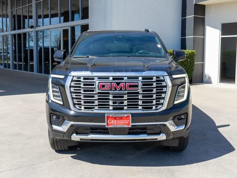New 2026 GMC Yukon Denali w/ Denali Reserve Package AWD/4WD image 2