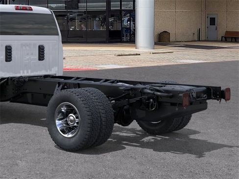 New 2026 Chevrolet Silverado 3500 LT w/ Convenience Package RWD image 14