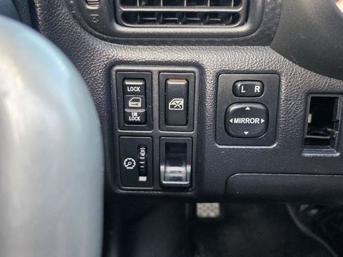 Used 2001 Toyota MR2 image 19