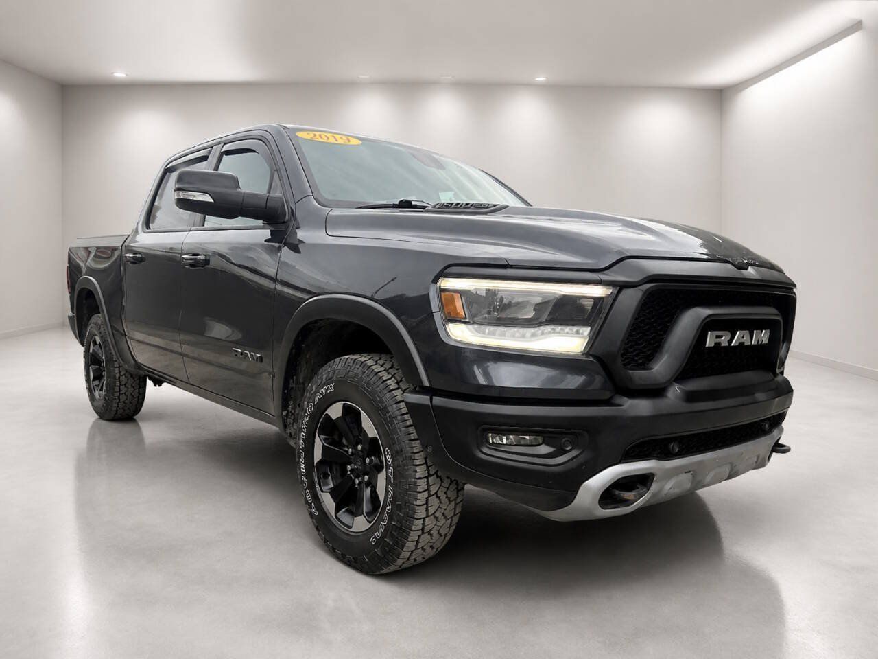Used 2019 RAM 1500 Rebel w/ Rebel Level 2 Equipment Group AWD/4WD image 2
