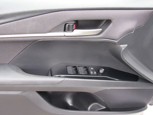 Used 2025 Toyota Camry LE FWD image 12
