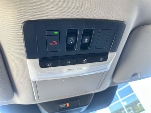 Used 2025 Nissan Pathfinder Platinum FWD image 44