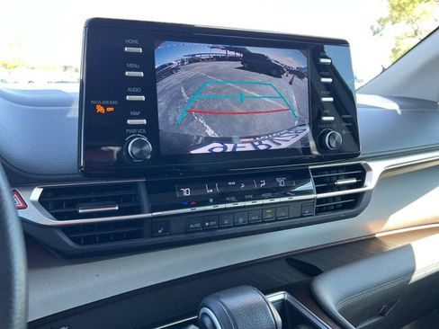 Certified 2023 Toyota Sienna XLE FWD image 27