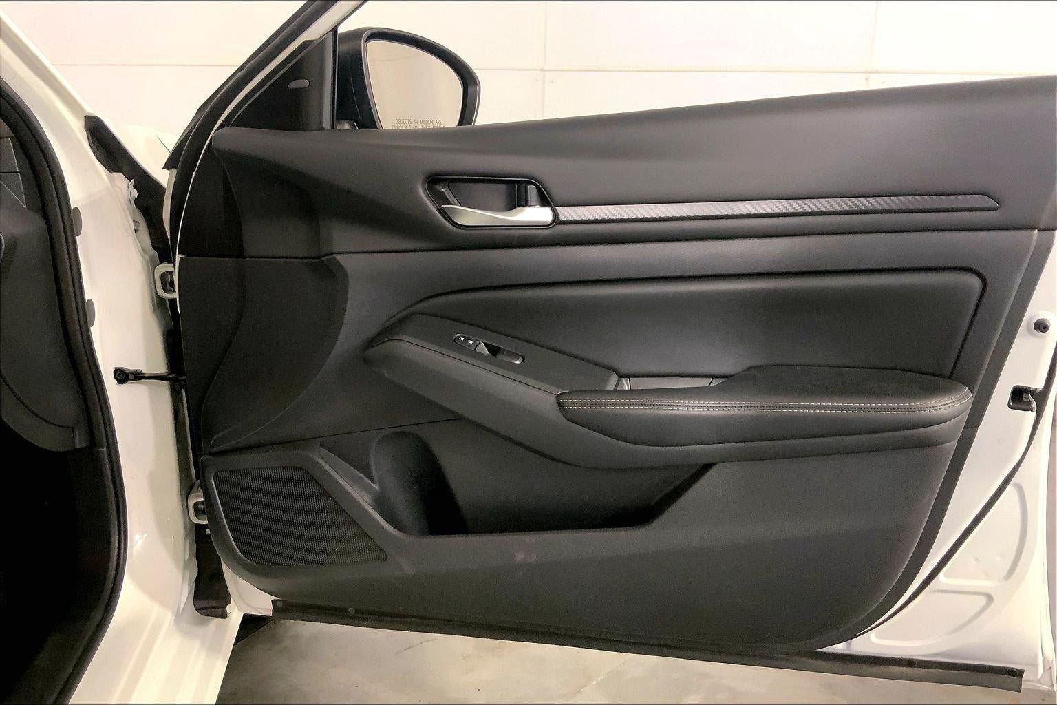 Used 2025 Nissan Altima 2.5 SV FWD image 25