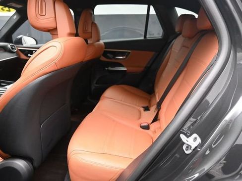 Used 2025 Mercedes-Benz GLC 300 image 20