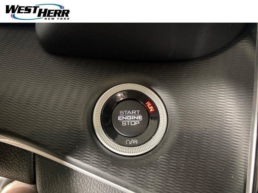 Used 2024 Jeep Grand Cherokee L Laredo AWD/4WD image 9