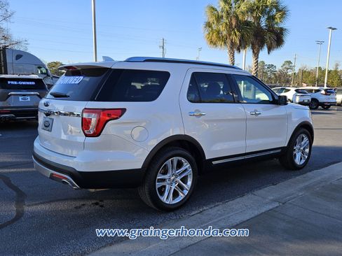 Used 2017 Ford Explorer Limited w/ Class II Trailer Tow Package image 5