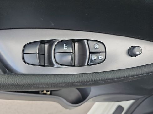 Used 2024 Nissan Leaf S FWD image 28