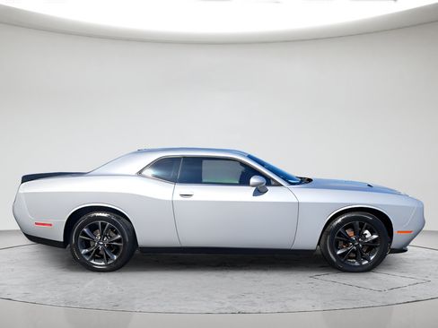 Used 2020 Dodge Challenger SXT w/ Driver Convenience Group AWD/4WD image 2
