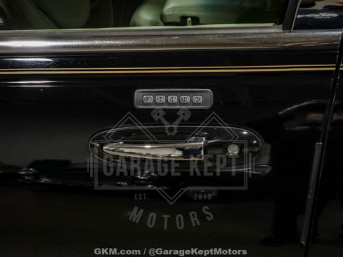 Used 2010 Lincoln Town Car Signature Limited image 28