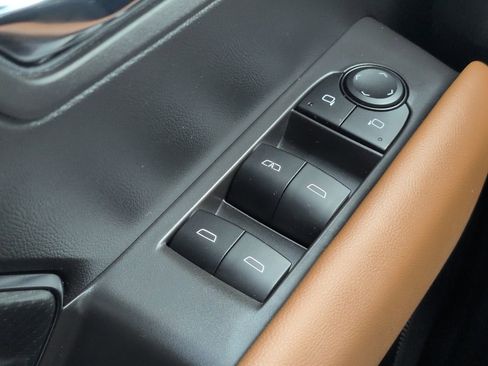 Certified 2025 GMC Canyon AT4 w/ AT4 Premium Package image 31