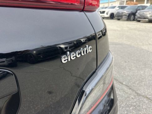 Used 2023 Hyundai Kona SE image 29