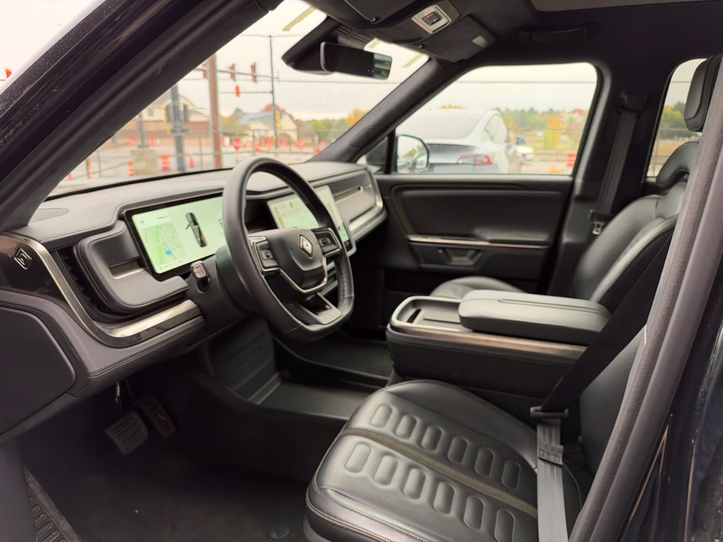 Used 2025 Rivian R1S Adventure Dual AWD/4WD image 9