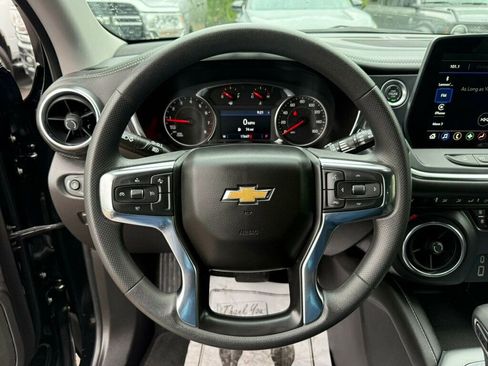 Used 2025 Chevrolet Blazer LT image 5