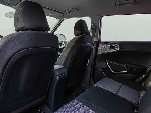 Certified 2023 Kia Soul LX w/ LX Technology Package image 22