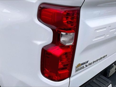 Used 2023 Chevrolet Silverado 1500 Custom AWD/4WD image 32