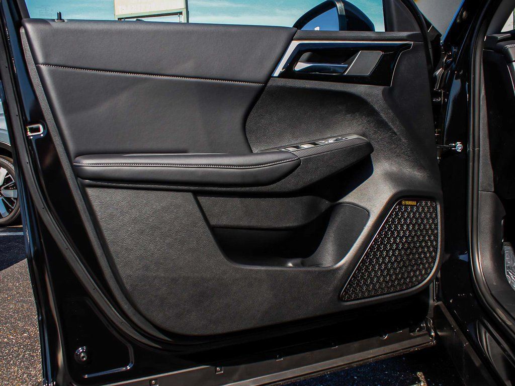 Used 2025 Mitsubishi Outlander SE AWD/4WD image 8