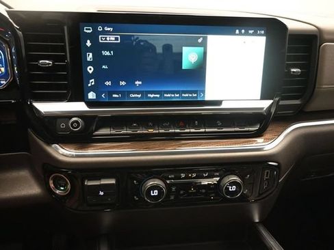 Used 2023 Chevrolet Silverado 1500 LT w/ Z71 Off-Road Package AWD/4WD image 8