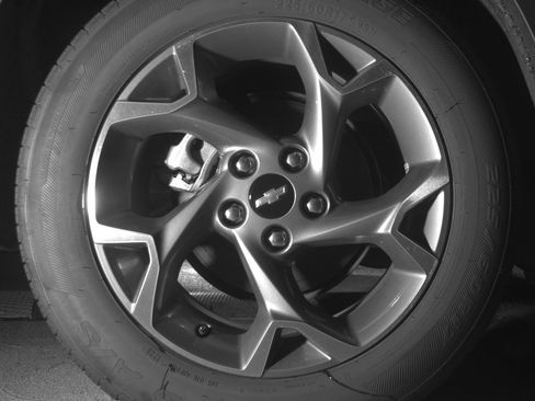 Used 2025 Chevrolet Trax LT w/ LT Convenience Package FWD image 15