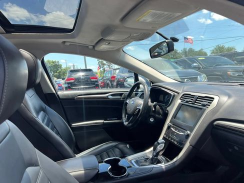 Used 2014 Ford Fusion SE w/ Equipment Group 202A FWD image 17