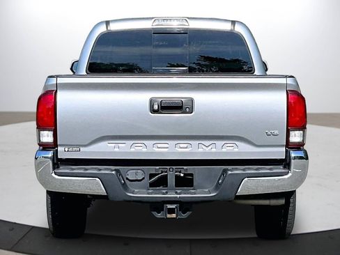 Used 2021 Toyota Tacoma SR5 RWD image 8