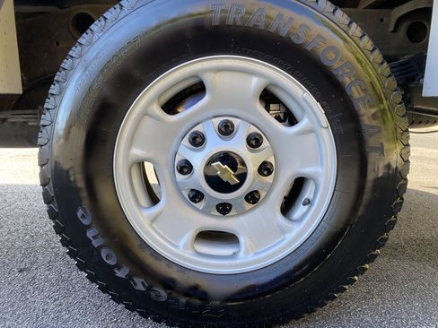 Used 2024 Chevrolet Silverado 2500 W/T w/ WT Convenience Package image 39