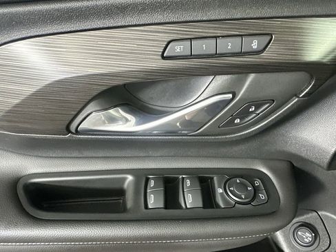 Used 2022 GMC Terrain SLT image 24