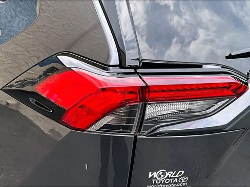 Certified 2025 Toyota RAV4 LE AWD/4WD image 28
