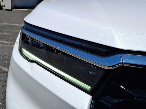 Certified 2025 Honda Pilot Touring image 9