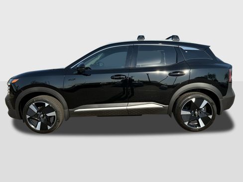 New 2025 Nissan Kicks SR image 2