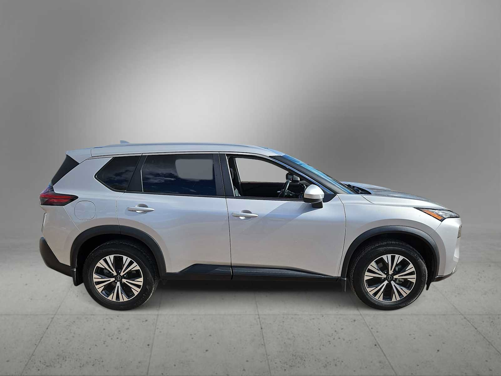 Used 2023 Nissan Rogue SV w/ SV Premium B Package FWD image 9