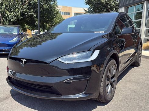 Used 2025 Tesla Model X AWD/4WD image 4