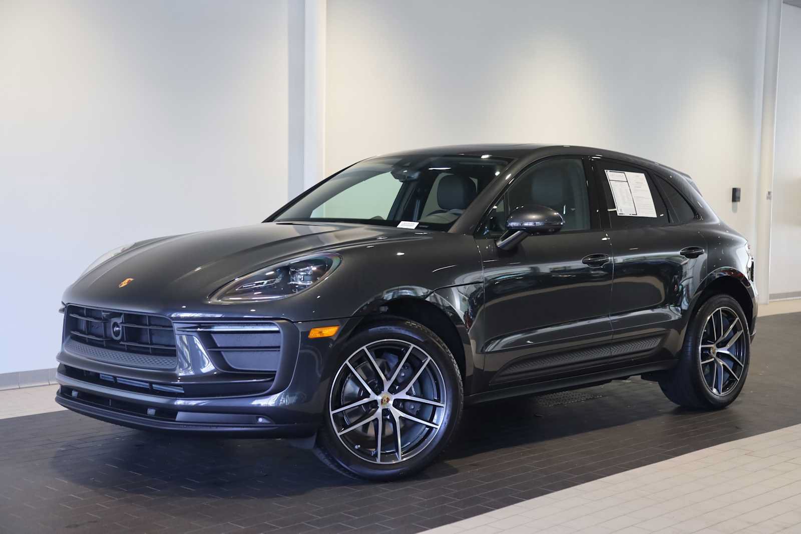 Used 2026 Porsche Macan AWD/4WD image 1