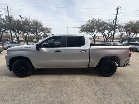 Used 2020 Chevrolet Silverado 1500 Custom w/ Infotainment Package image 11