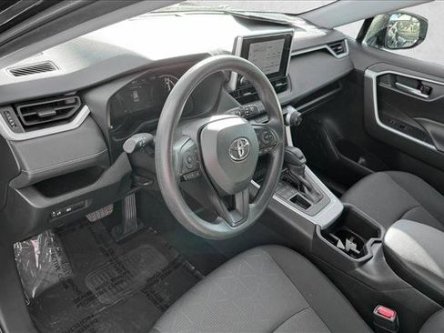 Used 2025 Toyota RAV4 XLE AWD/4WD image 11
