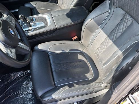 Used 2022 BMW 750i xDrive w/ Executive Package AWD/4WD image 31
