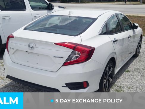 Used 2017 Honda Civic Touring image 3