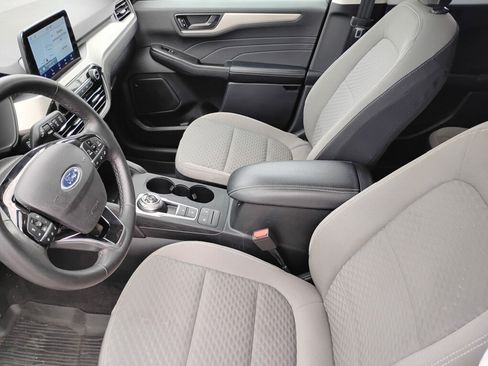 Used 2022 Ford Escape SE w/ Cold Weather Package AWD/4WD image 9