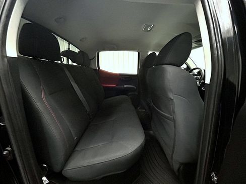 Used 2020 Toyota Tacoma SR5 AWD/4WD image 17