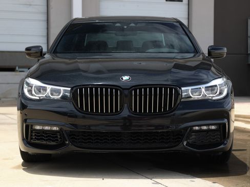 Used 2019 BMW 740i w/ M Sport Package RWD image 20