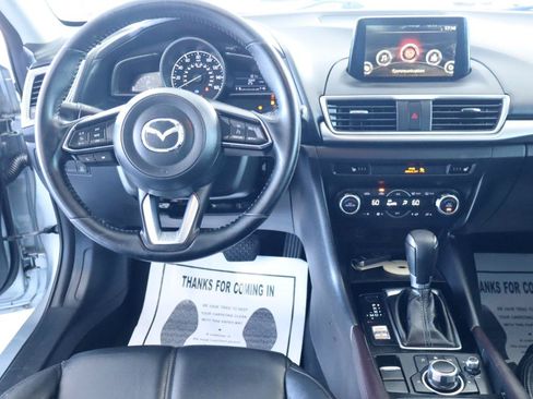 Used 2018 MAZDA MAZDA3 Touring FWD image 17