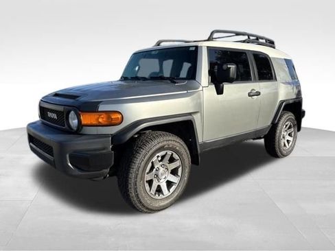 Used 2010 Toyota FJ Cruiser 4WD image 3