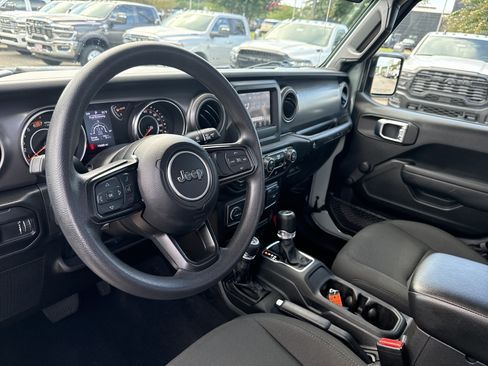 Used 2023 Jeep Wrangler Sport AWD/4WD image 18