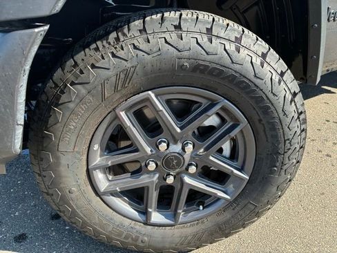 Used 2024 Jeep Wrangler Unlimited Sport AWD/4WD image 19
