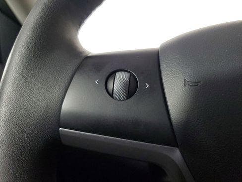 Used 2021 Tesla Model 3 Standard Range Plus image 23