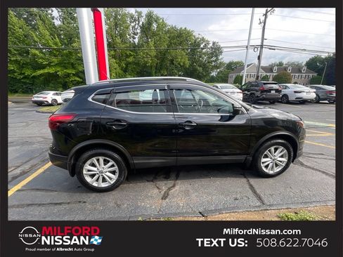 Used 2019 Nissan Rogue Sport SV AWD/4WD image 6
