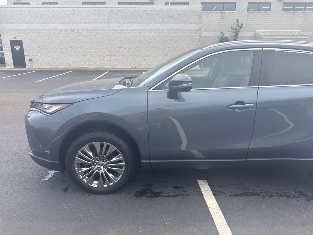 Certified 2023 Toyota Venza Limited AWD/4WD image 4